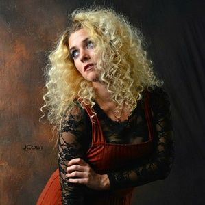 Meet your Posher, Lena